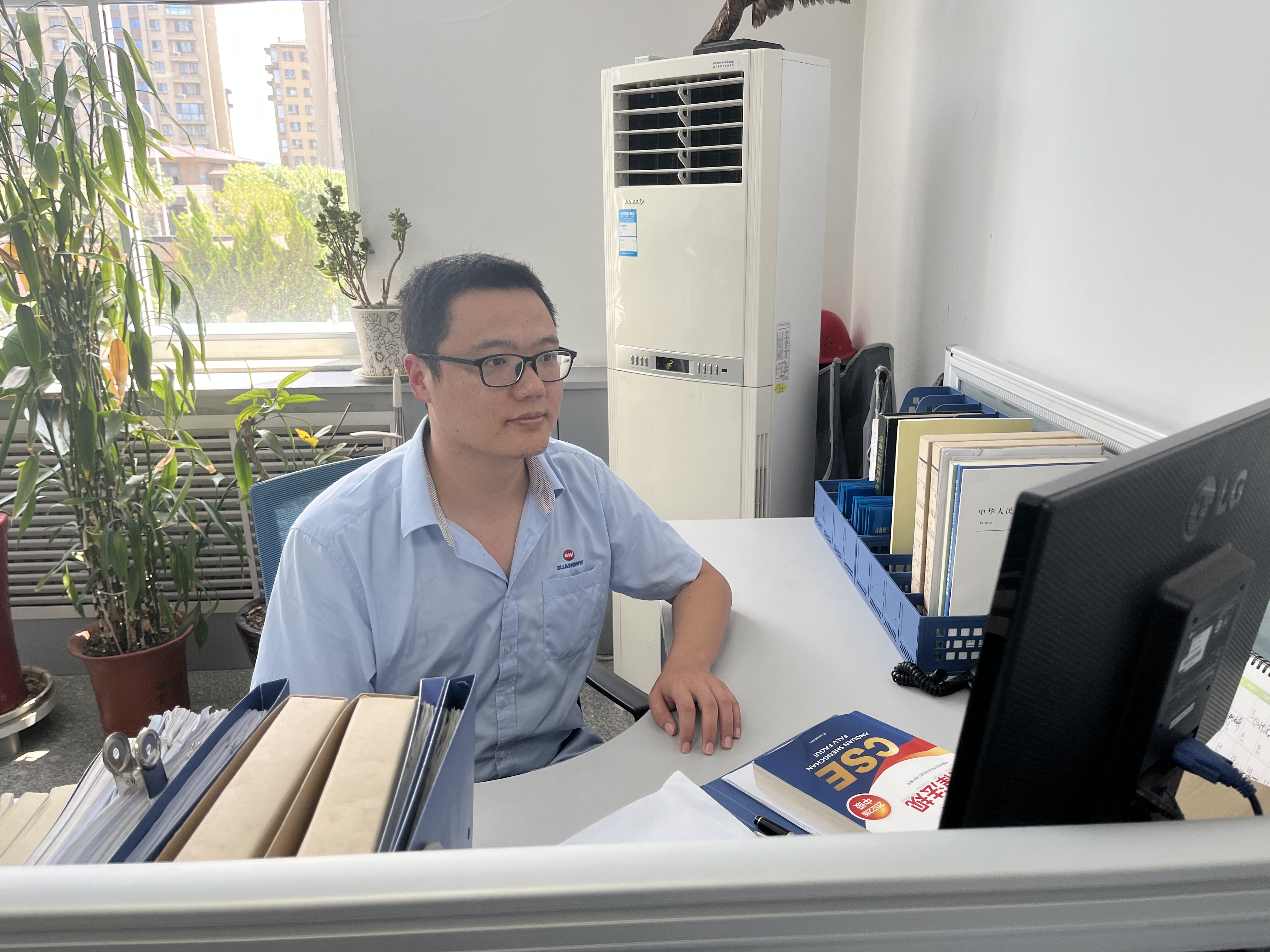 贾钊.jpg 贾钊.jpg